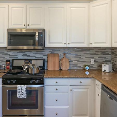 Amazing 2 Bedroom 7 Min From Disneyland W Free Parking Анахайм Екстериор снимка