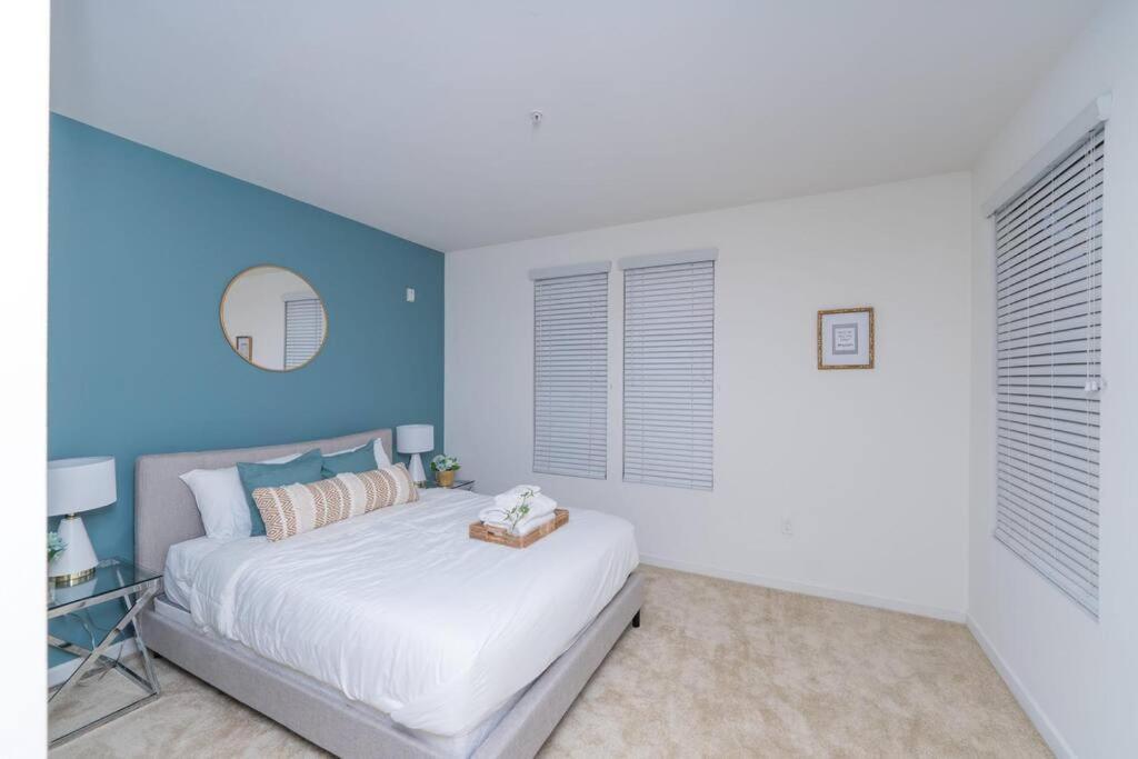 Amazing 2 Bedroom 7 Min From Disneyland W Free Parking Анахайм Екстериор снимка