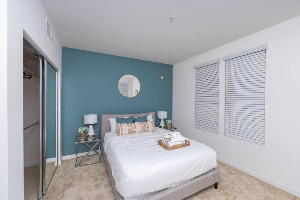Amazing 2 Bedroom 7 Min From Disneyland W Free Parking Анахайм Екстериор снимка