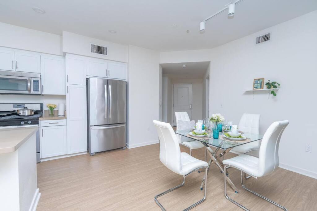 Amazing 2 Bedroom 7 Min From Disneyland W Free Parking Анахайм Екстериор снимка