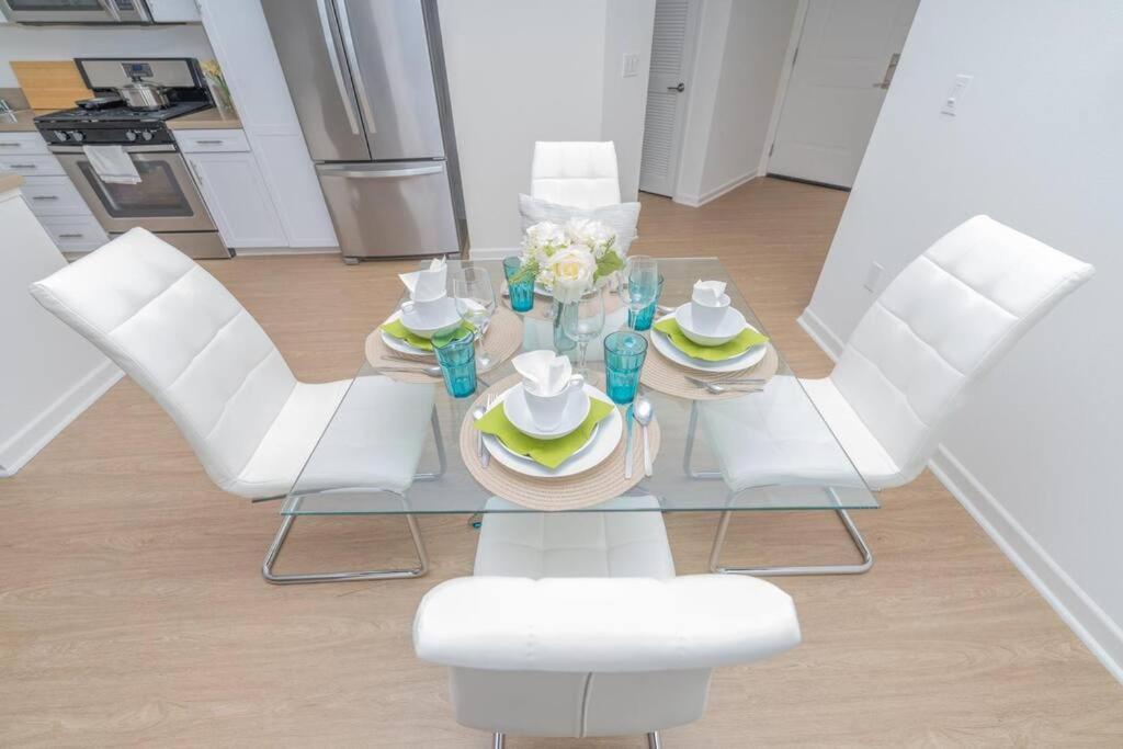 Amazing 2 Bedroom 7 Min From Disneyland W Free Parking Анахайм Екстериор снимка